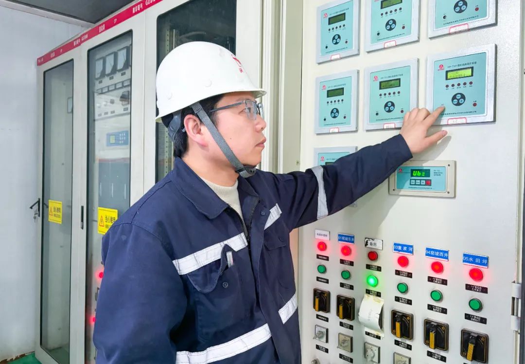 宜化礦業(yè)郭倉健：滿腔熱愛向機(jī)電，一片初心為礦山(圖3)