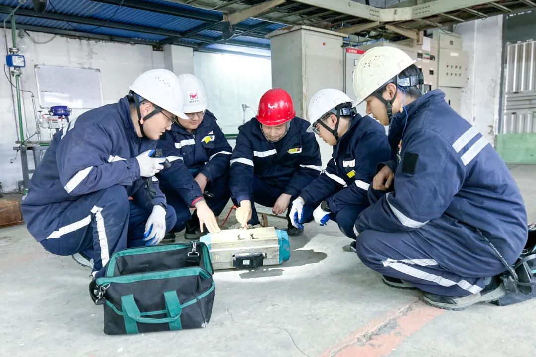 喜訊！股份公司PVC電儀維護(hù)班、消防班榮獲此項(xiàng)榮譽(yù)(圖2)