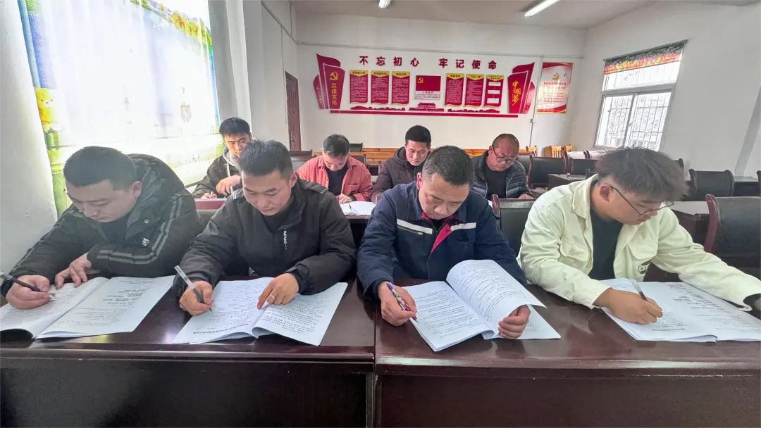 宜化礦業(yè)：強(qiáng)化教育培訓(xùn)提技能，新工分級(jí)管理見(jiàn)實(shí)效(圖2)